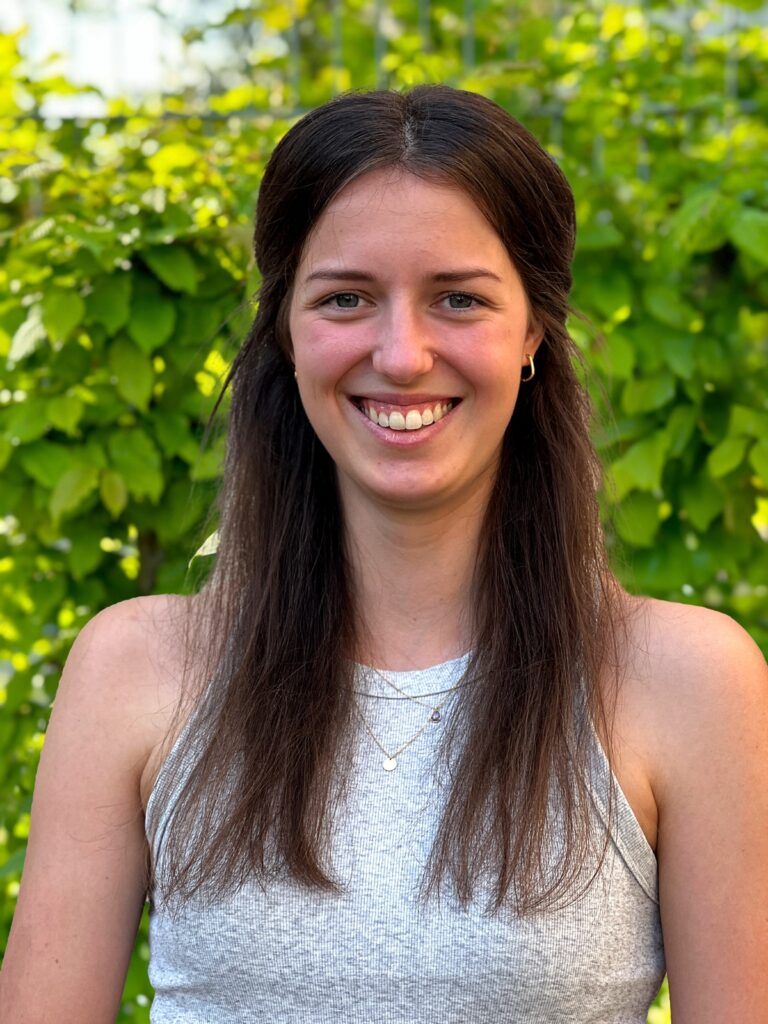 Lara Berger
Fachlehrerin Mathe, Deutsch, HSK, Englisch